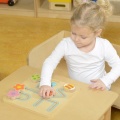 MASTERKIDZ DREWNIANA TABLICA EDUKACYJNA LABIRYNT OWADY MK00682