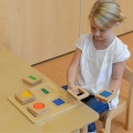 MASTERKIDZ TABLICA SORTER SENSORYCZNY KSZTAŁTY I KOLORY MK09395
